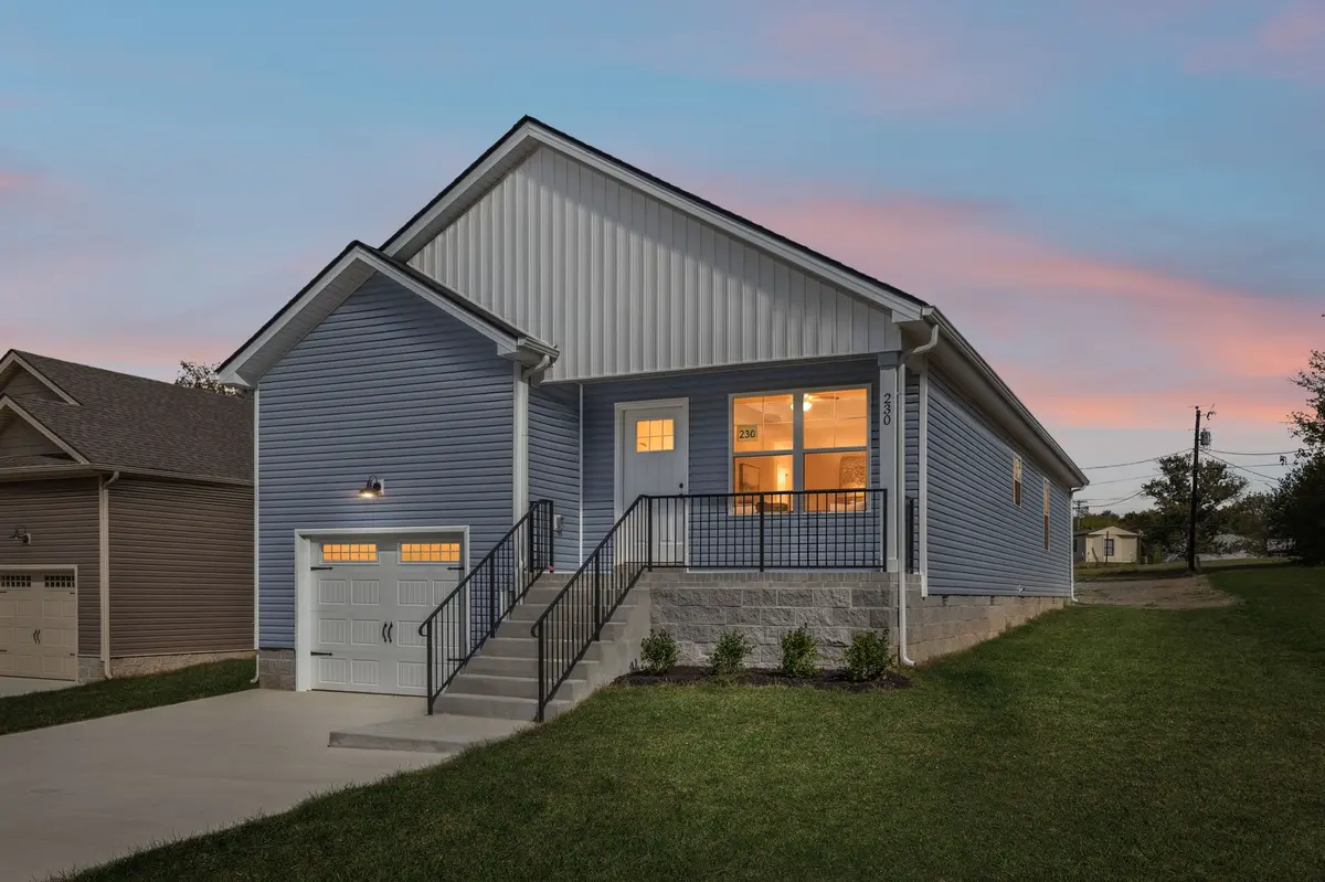 230 Arkansas Ave, Oak Grove, KY 42262