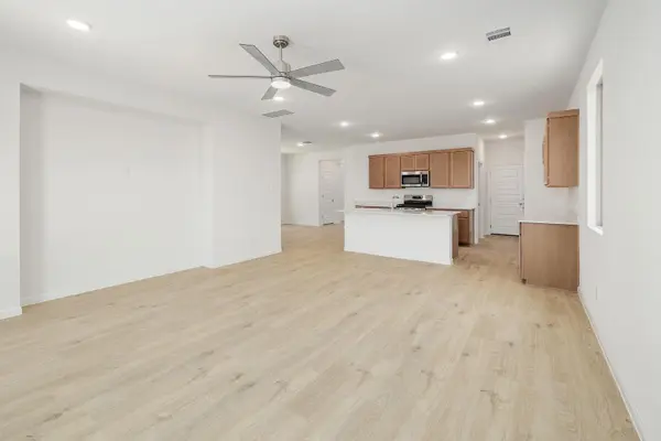 210 Hornet ST, Elgin, TX 78621