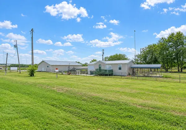 2501 Colorado ST, Lockhart, TX 78644