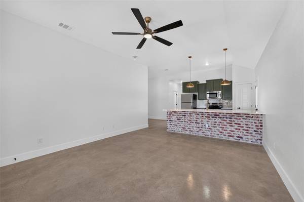 105 Leon LN, Copperas Cove, TX 76522
