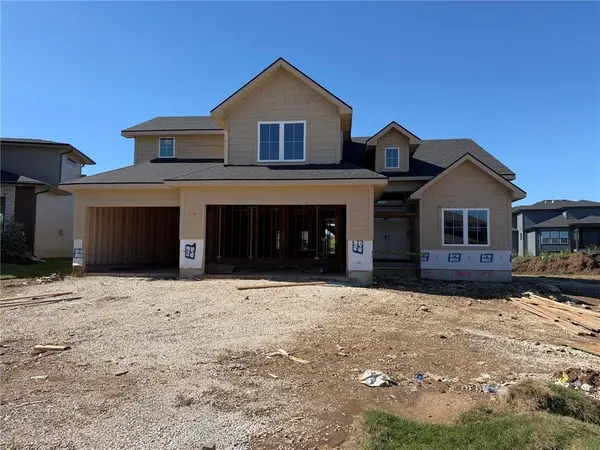 18608 Ironwood ST, Overland Park, KS 66085