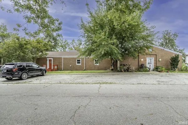 104 W McKnight ST, Boswell, IN 47921