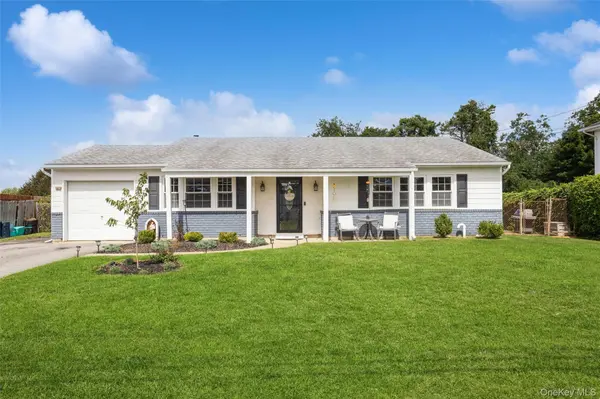 35 Norman DR, Bohemia, NY 11716