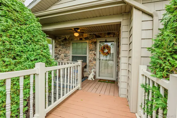 1661 Old Country RD #560, Riverhead, NY 11901