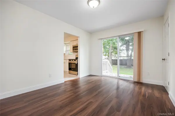 1182 E 3rd AVE, Bay Shore, NY 11706