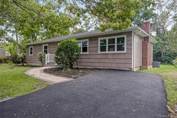 1182 E 3rd AVE, Bay Shore, NY 11706