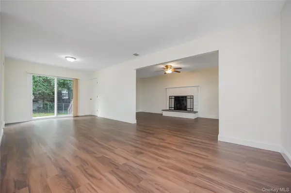 1182 E 3rd AVE, Bay Shore, NY 11706