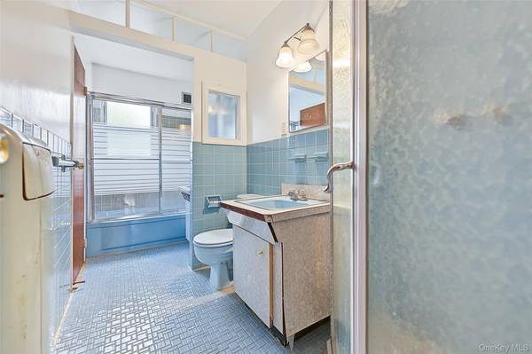 143-21 22nd AVE, Whitestone, NY 11357