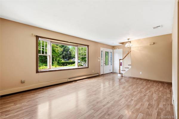 901 Liberty ST, Bohemia, NY 11716