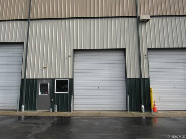 1015 E Main ST #5, Riverhead, NY 11901