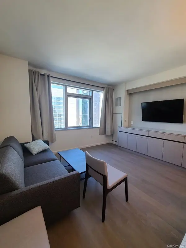 13327 39th AVE #6D, Flushing, NY 11354