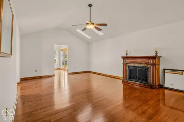3445 Brent Cross DR, Columbus, IN 47203