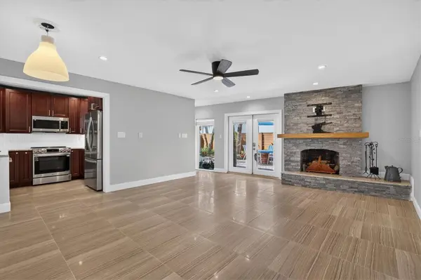 2802 PASS A GRILLE WAY #2, St Petersburg, FL 33706