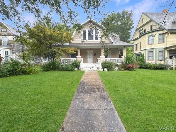 247 W Main ST, Carthage, IL 62321