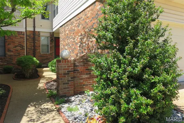 13721 La Conte CT, St Louis, MO 63128