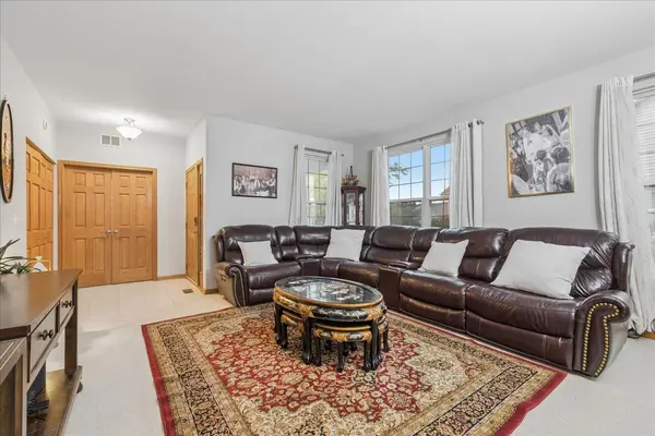 39581 N Cambridge BLVD, Beach Park, IL 60083
