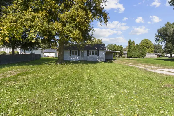 2129 Colona RD, Carbon Cliff, IL 61239