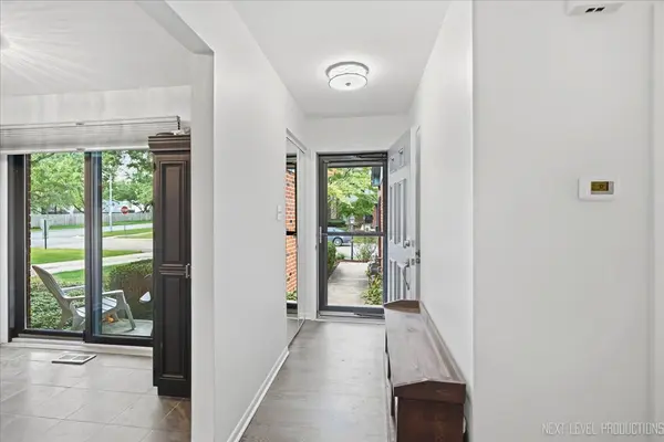 1251 Croydon CT, Wheaton, IL 60189
