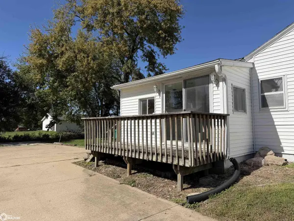 609 N Pine ST, New London, IA 52645