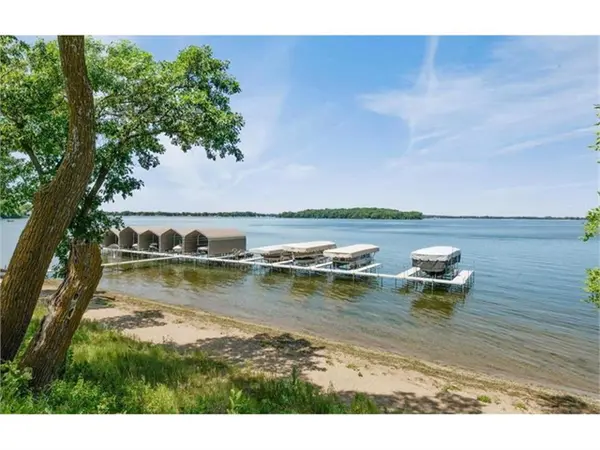 816 Beach RD, Waconia, MN 55387