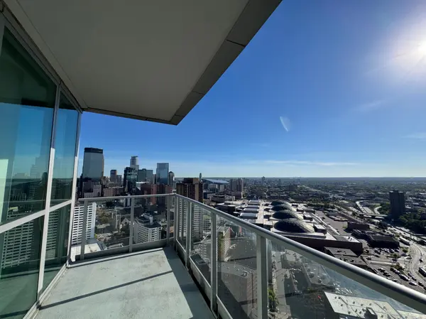 1369 Spruce Pl #3601, Minneapolis, MN 55403