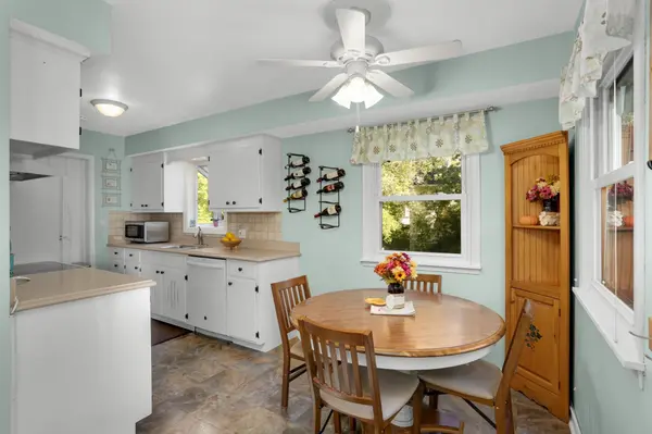 14929 Deerwood DR, Burnsville, MN 55306