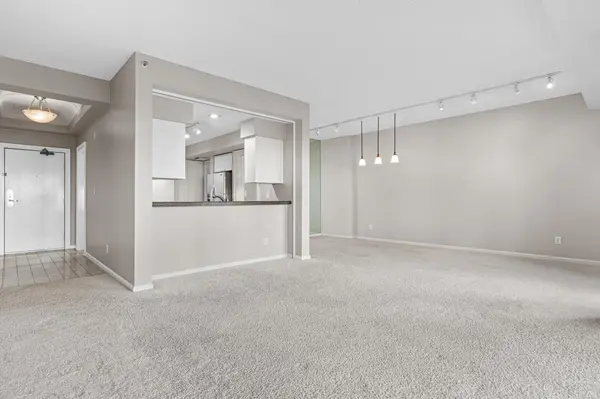 1235 Yale PL #808, Minneapolis, MN 55403