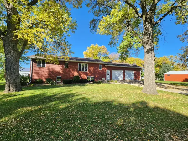 120 S Buckingham ST, Hardwick, MN 56134