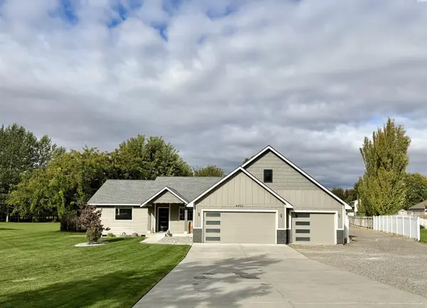 4403 Mount Daniel Court, West Richland, WA 99353