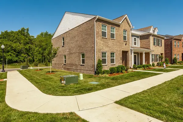 781 Coburg St, Gallatin, TN 37066
