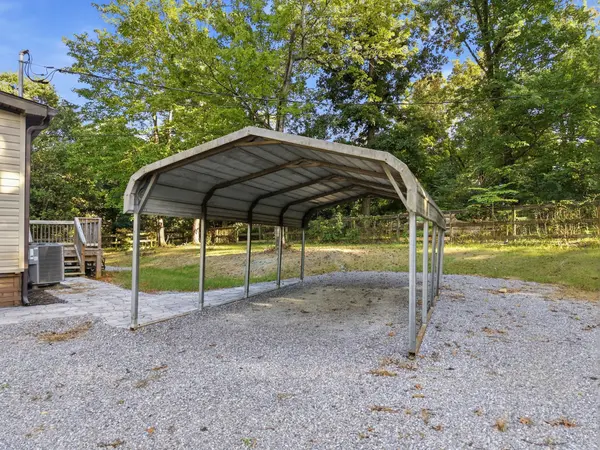 938 Mountain View St, Pigeon Forge, TN 37863