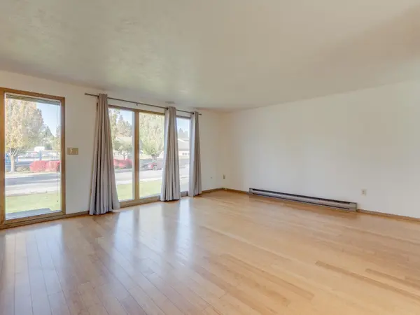 11922 E 24th Ave, Spokane Valley, WA 99206-0000