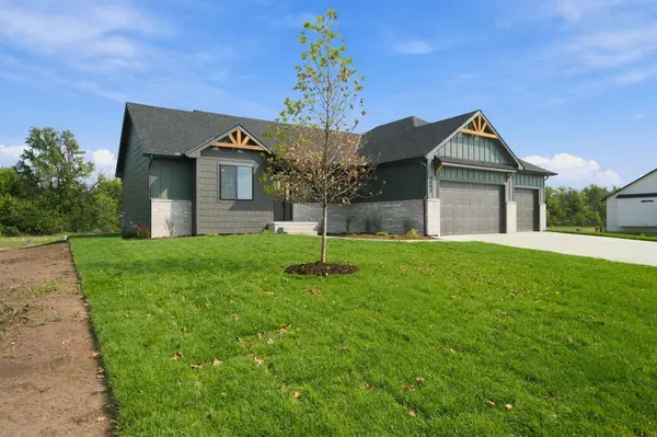 1493 W Cozy Hollow Ct, Goddard, KS 67052