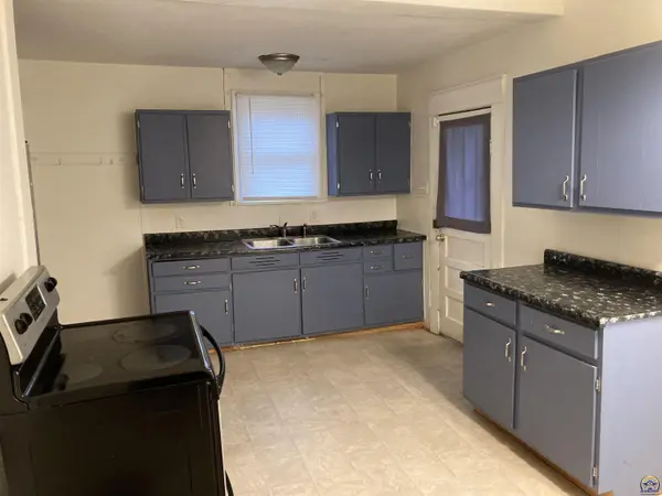 1918 SW Lincoln ST, Topeka, KS 66604