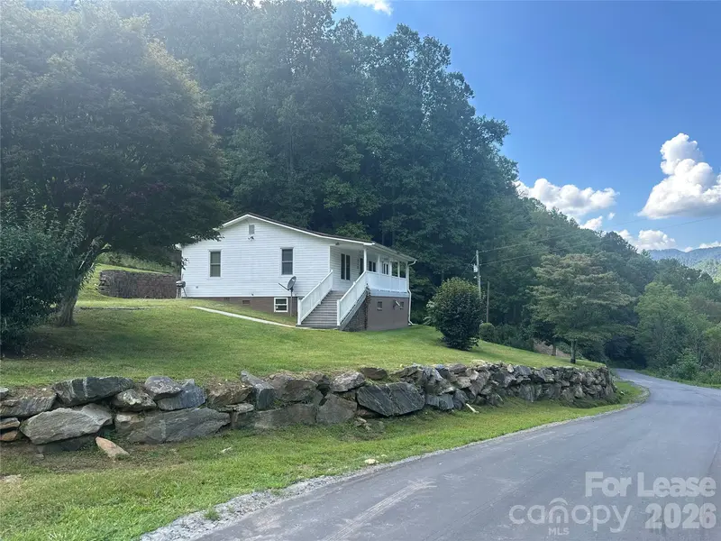328 Bloody Fork RD, Burnsville, NC 28714