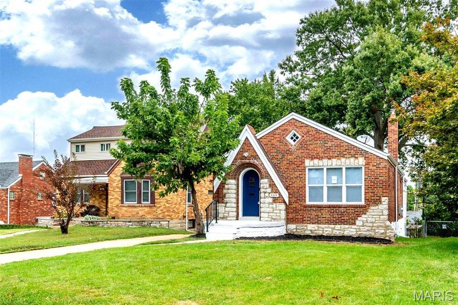 669 Bellsworth DR, St Louis, MO 63125