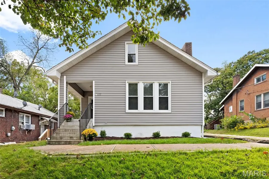 7222 Gayola PL, Maplewood, MO 63143
