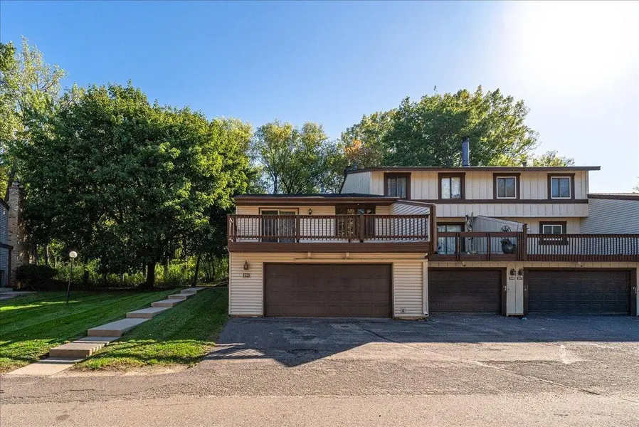 299 River Woods LN, Burnsville, MN 55337