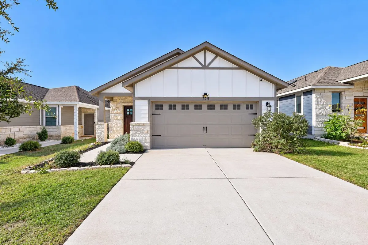 225 Unforgiven LN, Jarrell, TX 76537