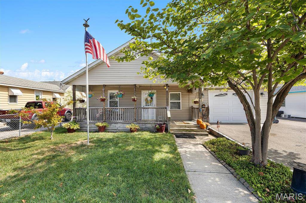 1742 Poplar ST, Granite City, IL 62040