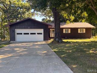 309 Lakewood DR, Hillsboro, IL 62049