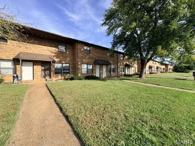1028 Belle Valley DR #10, Belleville, IL 62220