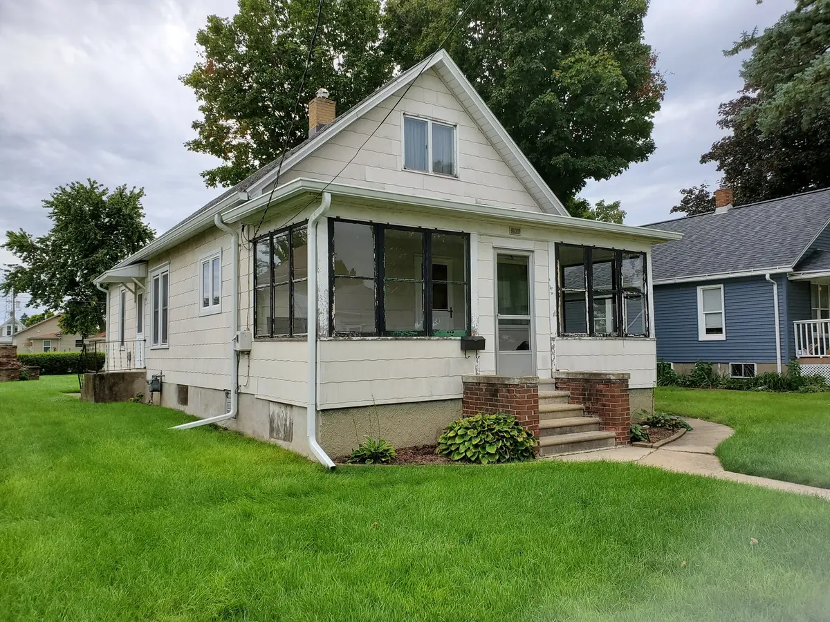 241 E 1st ST, Oglesby, IL 61348