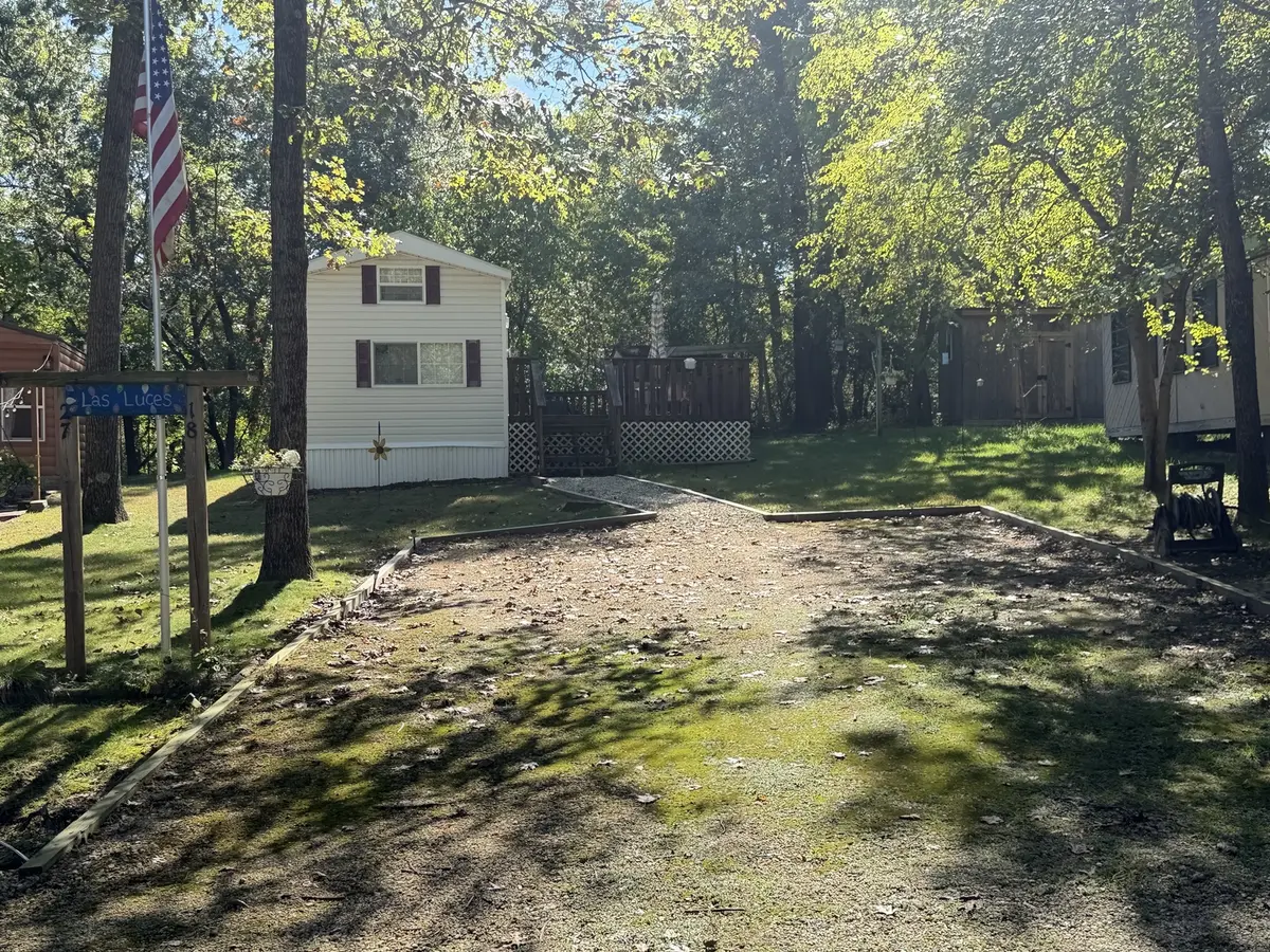 27-18 Woodhaven Lakes, Sublette, IL 61367