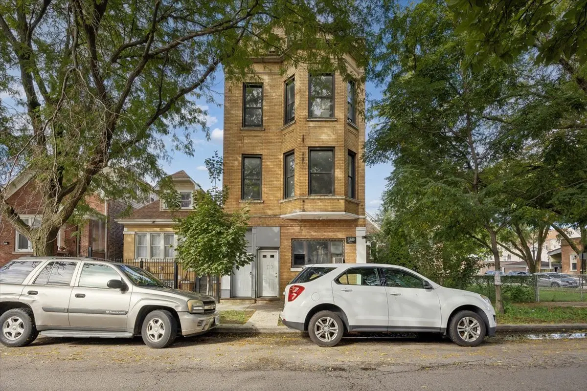 2706 S Saint Louis AVE, Chicago, IL 60623