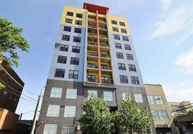 1122 W Catalpa AVE #606, Chicago, IL 60640