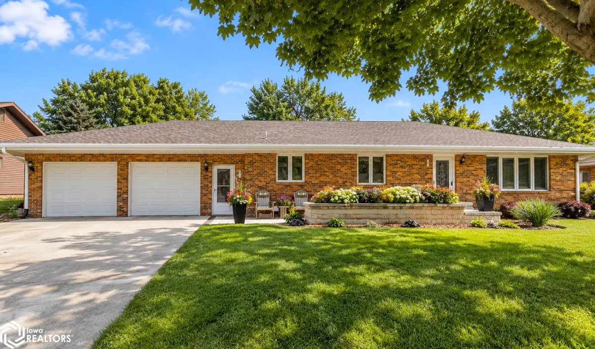 804 SW 3rd Ave, West Bend, IA 50597