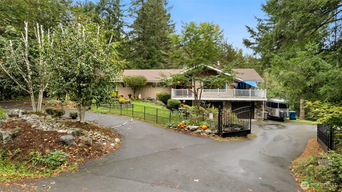 25806 SE 192nd ST, Maple Valley, WA 98038