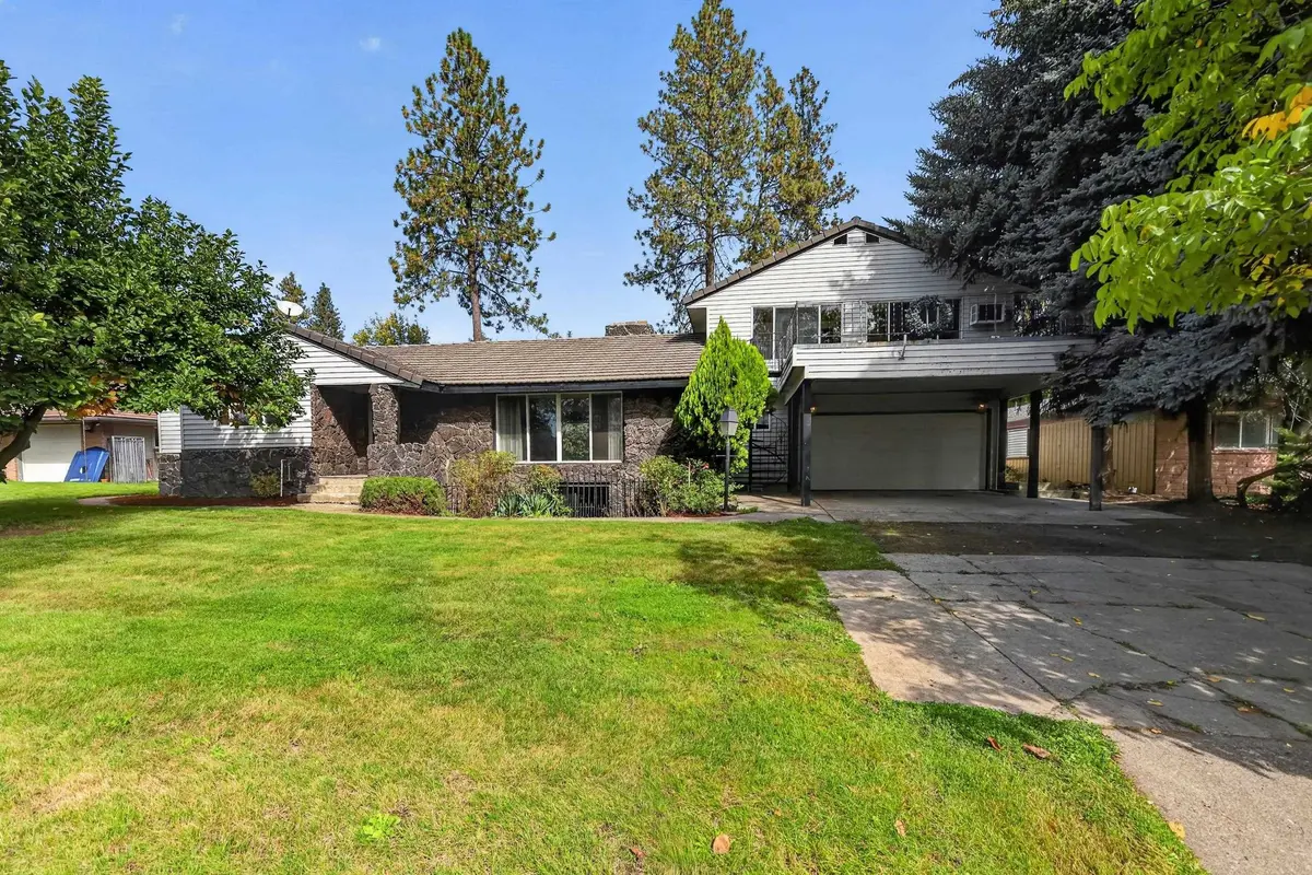 105 E High Dr, Spokane, WA 99203