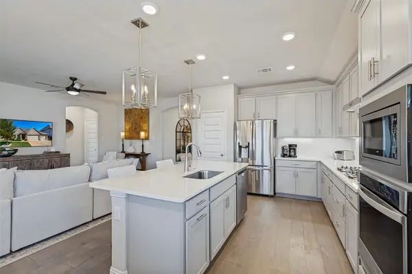3216 Mountwell Drive, Mckinney, TX 75071